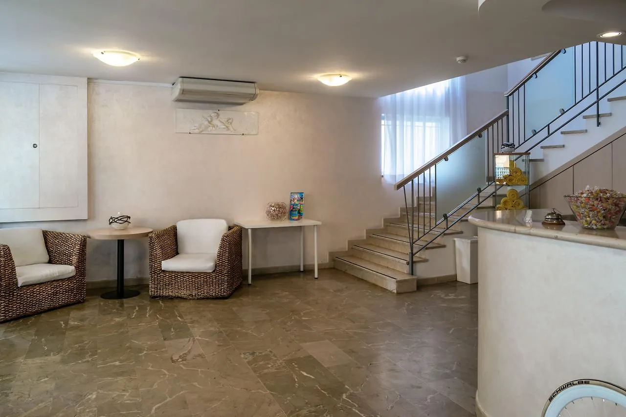 Hotel Stresa Римини Италия